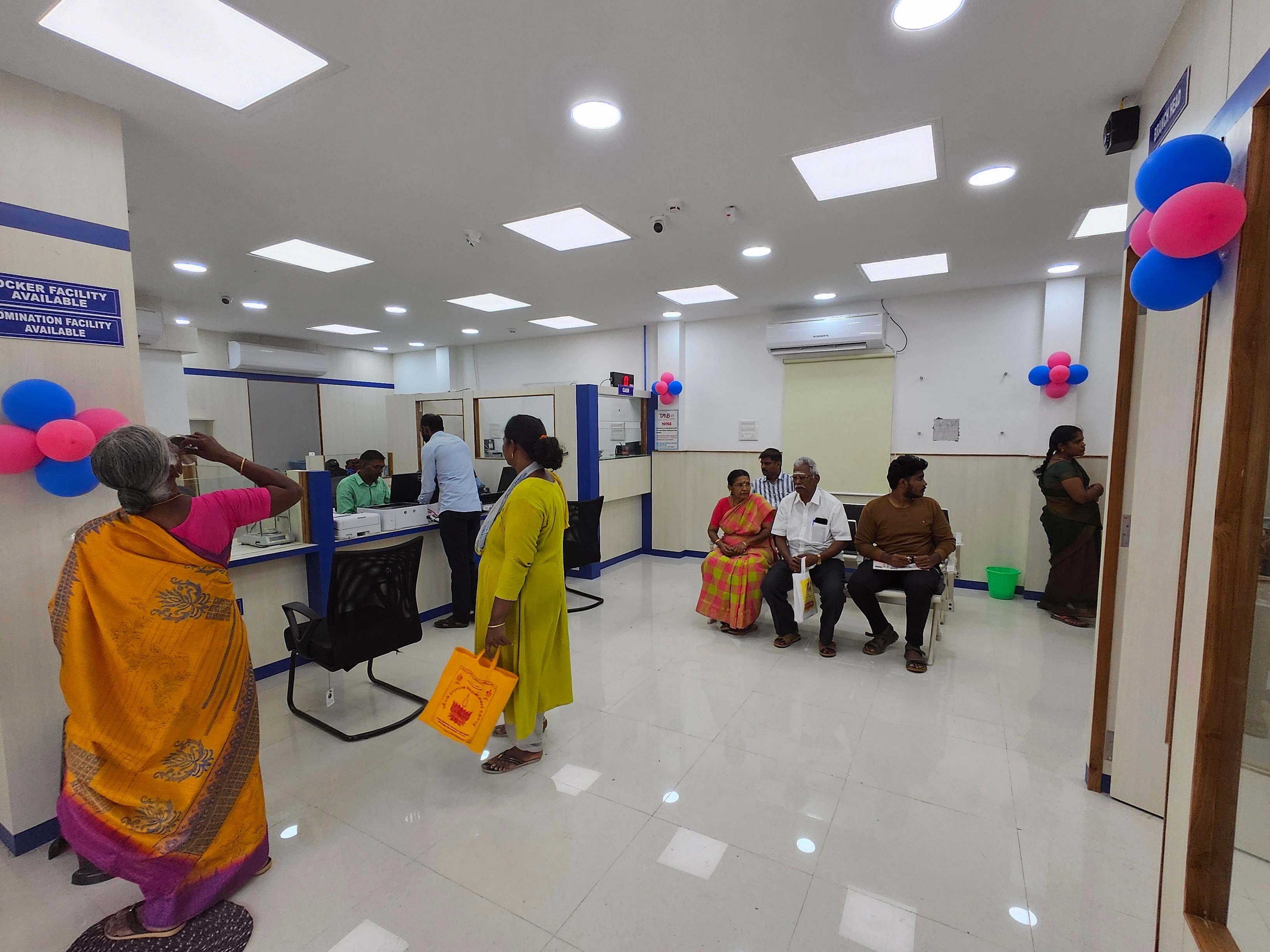 Commercial lighting project image